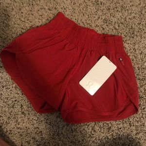 Lululemon Tracker Short V - 4” inseam